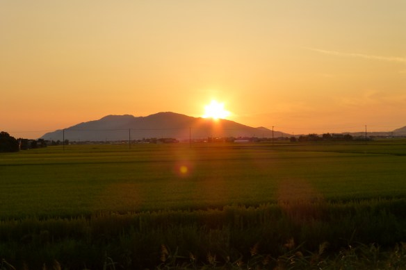 旅伏山に沈む夕日 